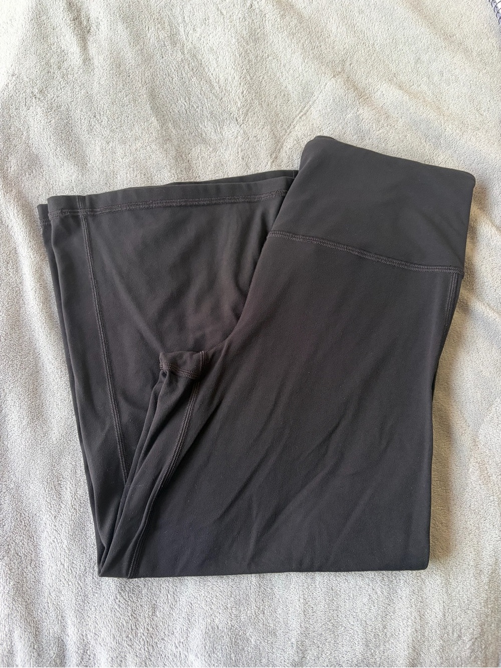 Athleta Elation Crop Flare Leggings/Yoga Pants